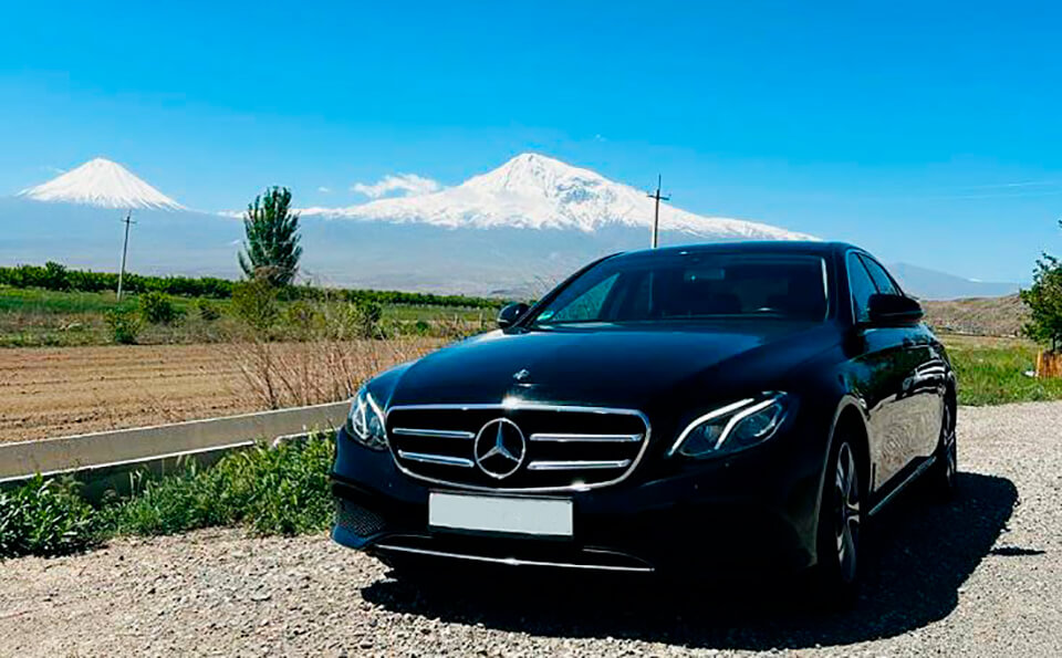 Mercedes E class в Ереване с водителем