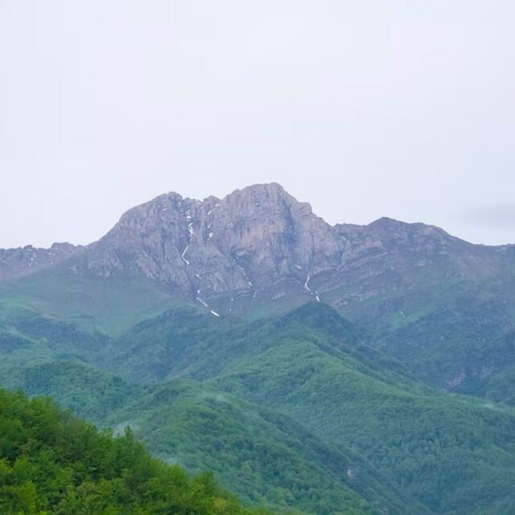 гора Хуступ в Армении