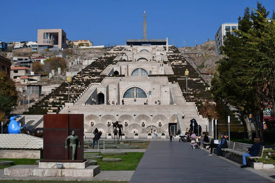 Ереванский каскад: Потрясающий архитектурный шедевр Армении