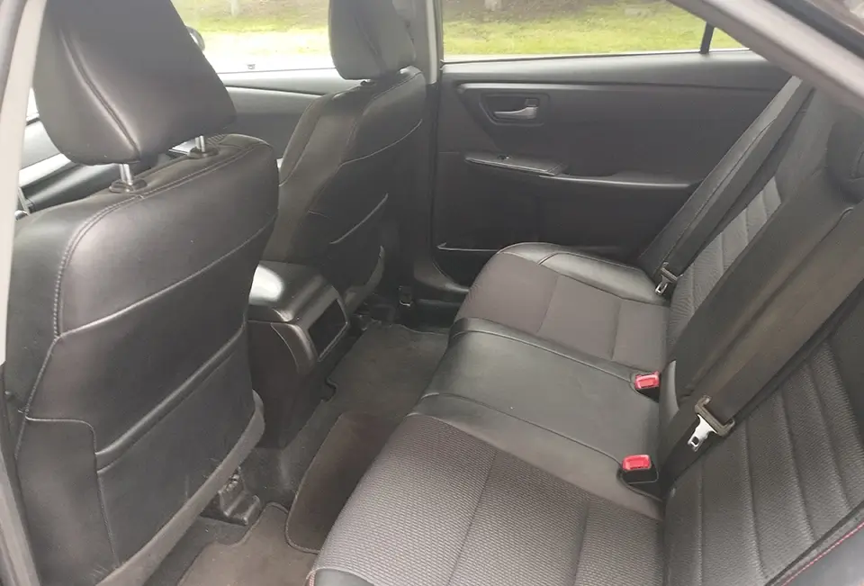 Toyota Camry с водителем в Ереване 2 Toyota Camry салон