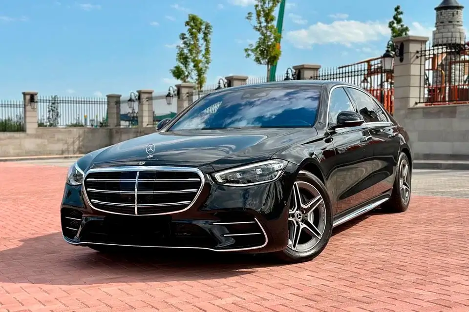 Аренда авто с водителем 5 Mercedes S Class W223 с водителем в Ереване