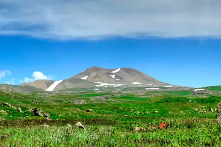 Гора Аждаак — Гегамский хребет