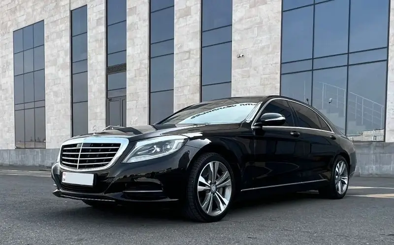 S Класс с водителем для аренды в Ереване