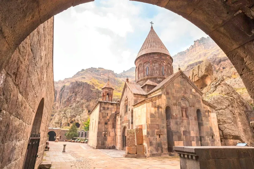 Катогике — главная церковь монастыря Гегард, 1215 год