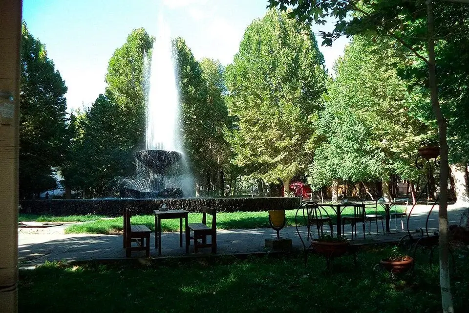 английский парк в Ереване