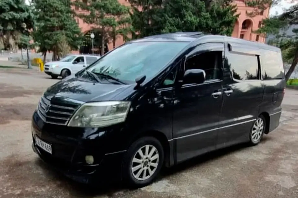 Toyota Alphard — аренда минивэна с водителем в Ереване