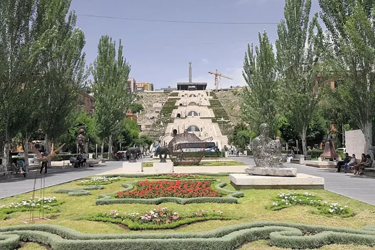 Ереванский каскад
