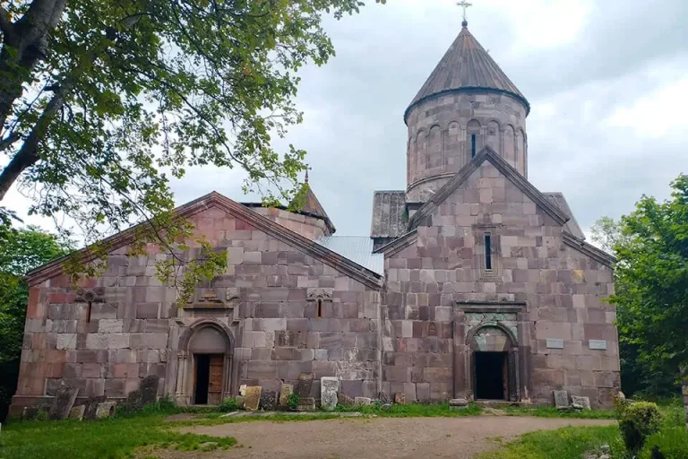 Монастырь Макараванк, резные порталы