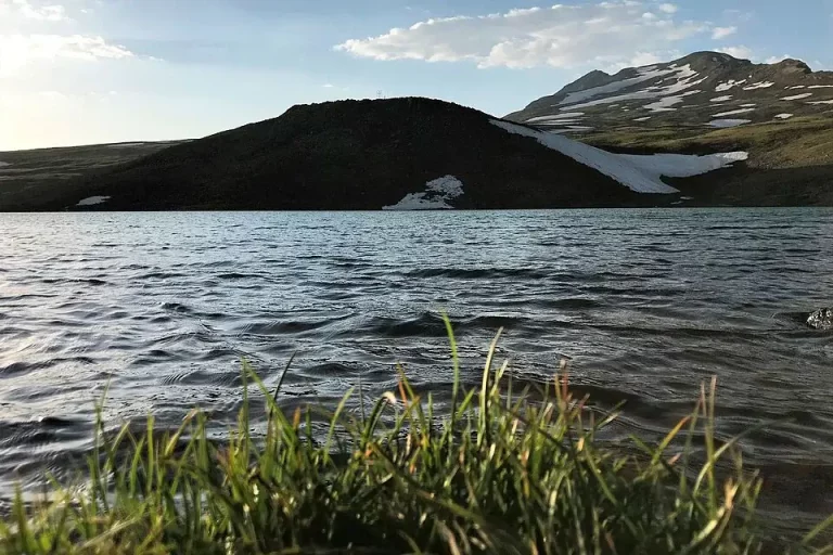 Озеро Кари на Арагаце