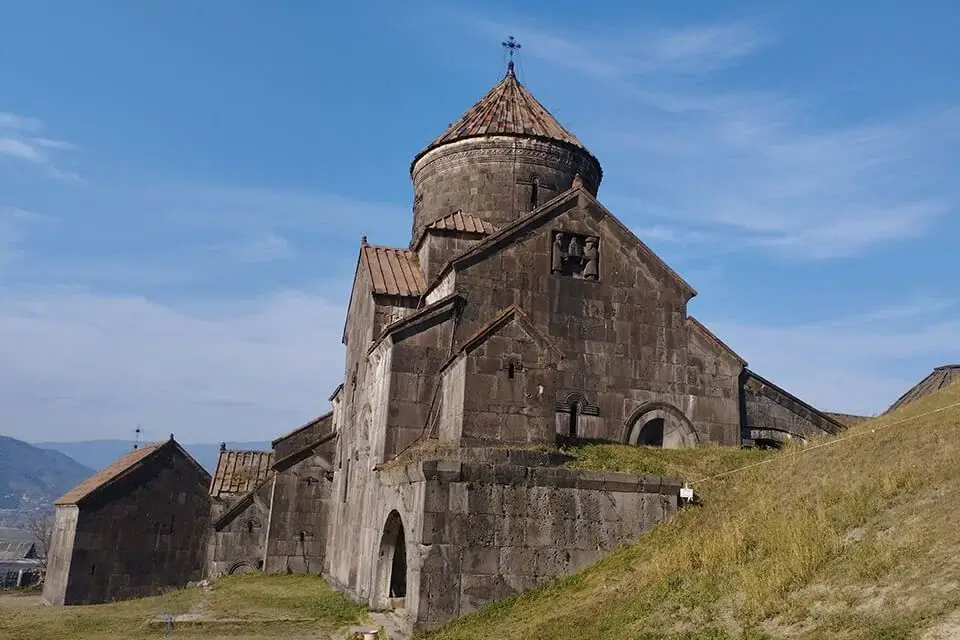 Экскурсия в Ахпат и Санаин из Еревана — монастырь Ахпат