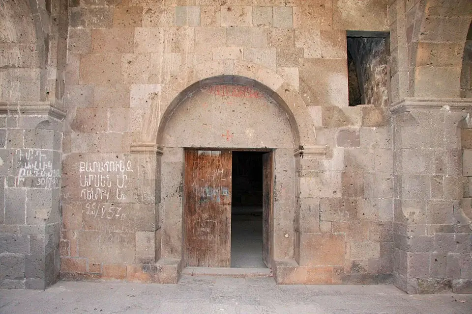 Monastic cells at Tatevi Mets Anapat